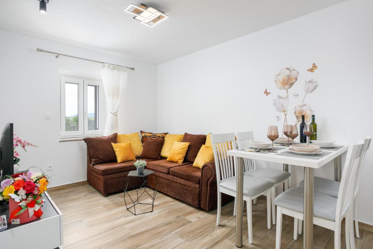 Apartment Ivana Малинська Екстер'єр фото